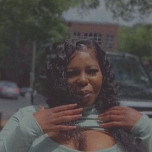 Meet your Posher, Tia